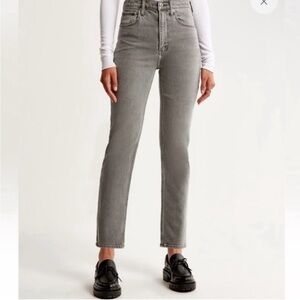 NWOT Grey Abercrombie Ultra High Rise Ankle Straight Jeans Size 34S